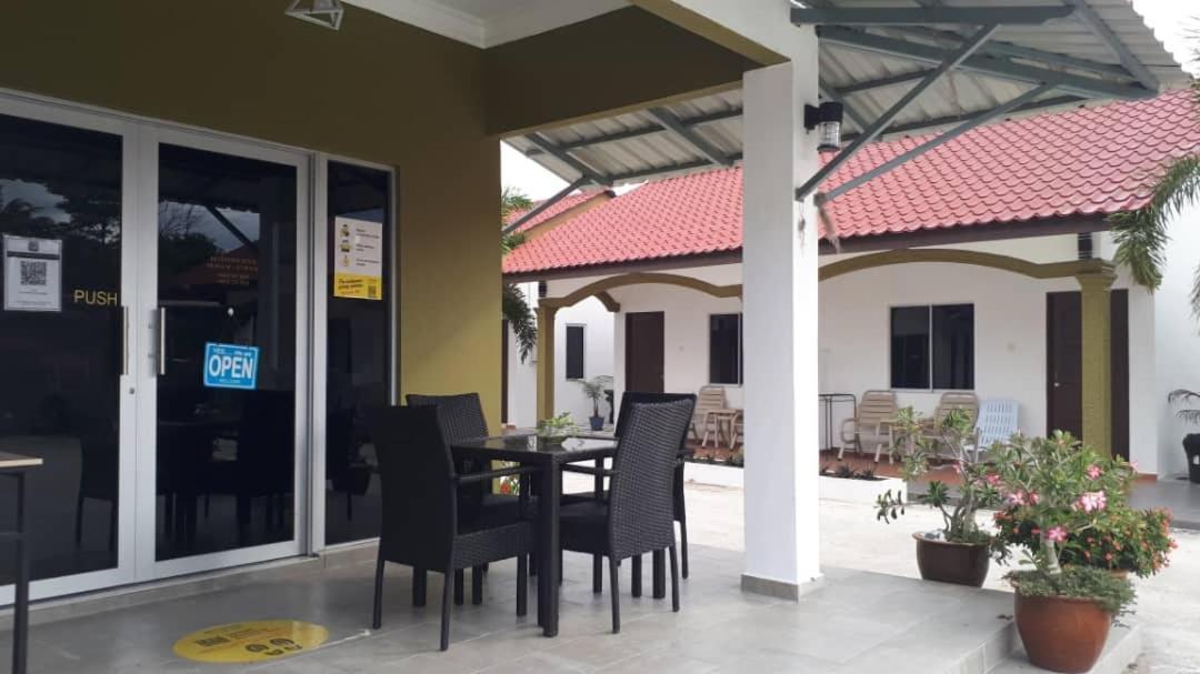 The Nutshell Chalet Langkawi Pantai Cenang  Exterior photo